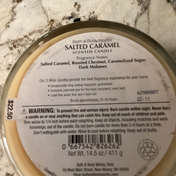 Bath & Body Works Salted Caramel Candle 3 Wick 14.5 oz New - Picture 3 of 3